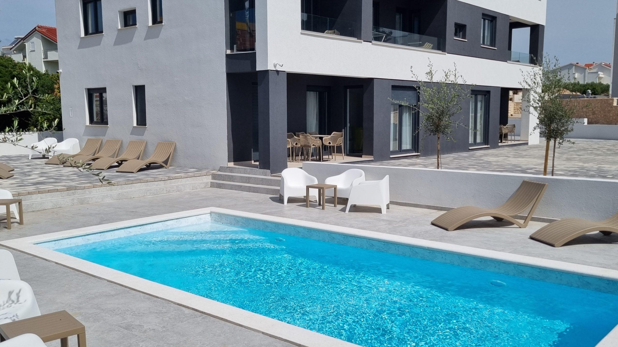 VILLA SHARK 2 WITH A POOL - 6 PEOPLE